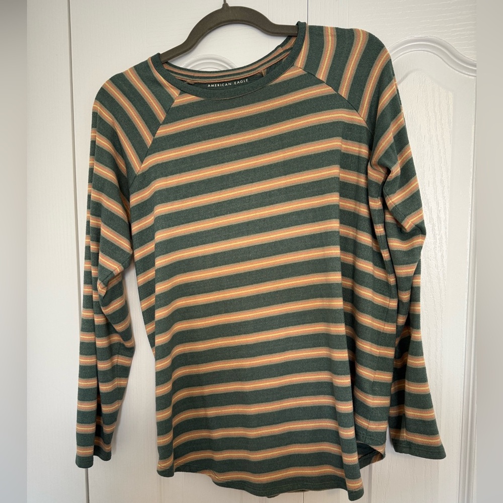 AE Long Sleeve Tee 💚